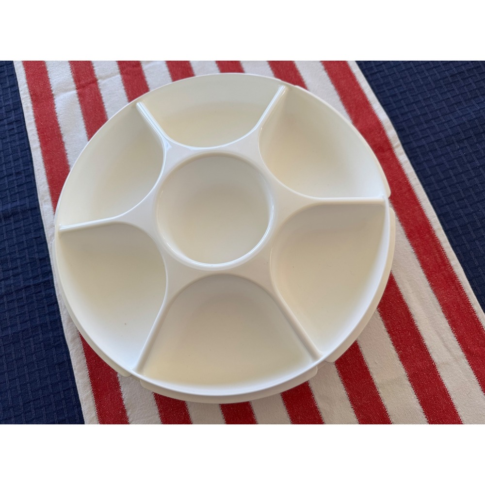 Tupperware Serving Center White Divided Veggie Tray with Dip Bowl and Lid 1665